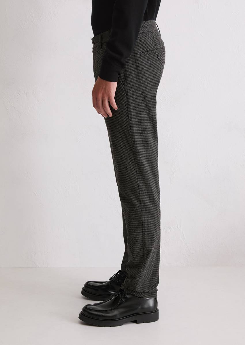 Chino model Stig shaped made from an organic cotton-lyocell mix