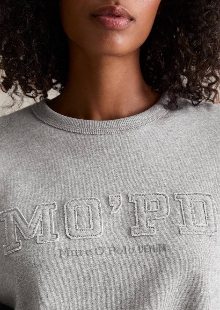 Relaxed sweatshirt made from washed organic cotton