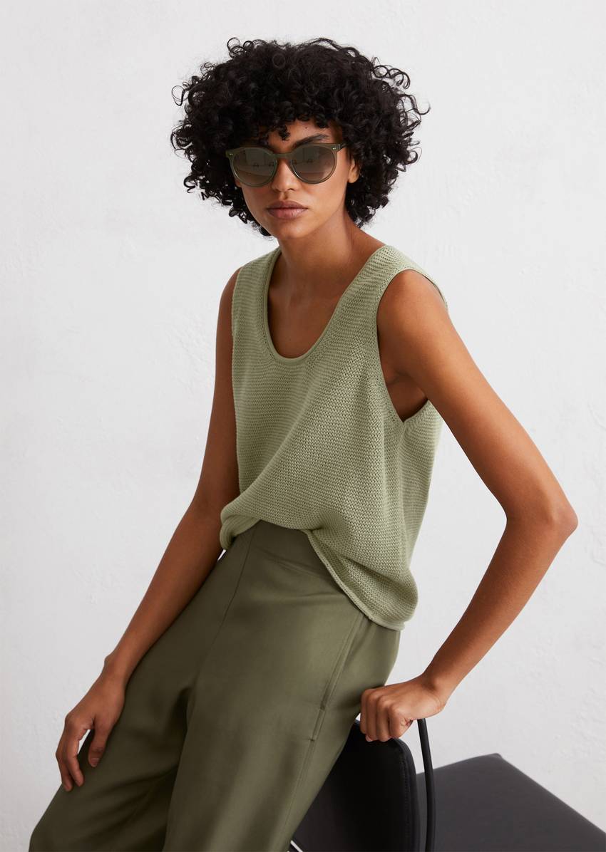 Sleeveless sweater regular made from heavyweight organic cotton