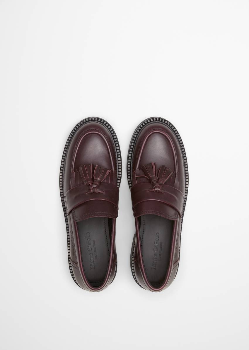 Tassel loafers made from high-quality calfskin