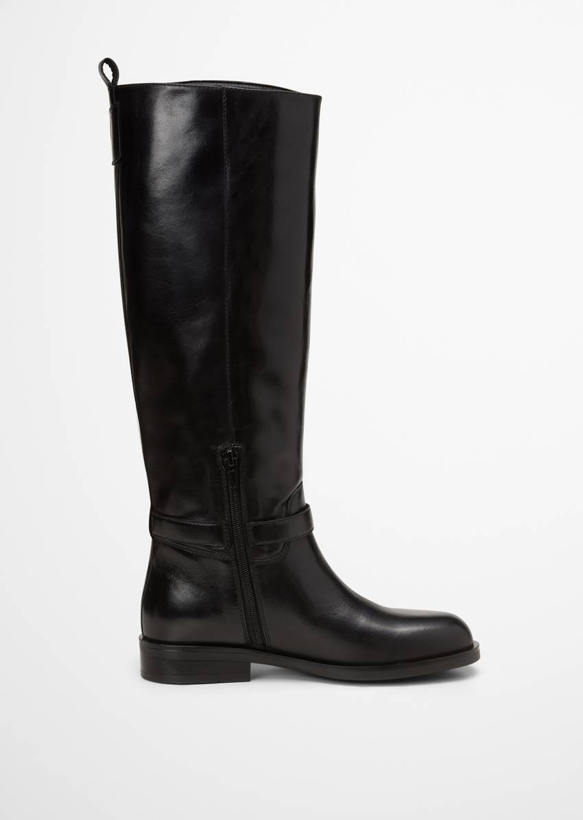 Long-shaft boots with riding boot character