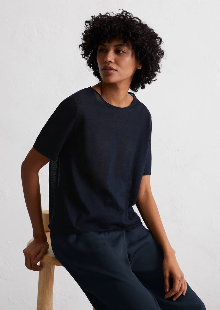 Short sleeve sweater loose made from an organic cotton blend