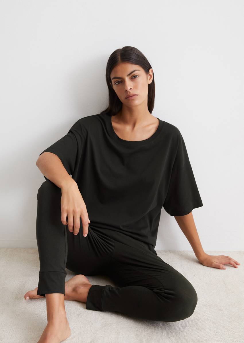 Lounge cropped top made from pure organic cotton