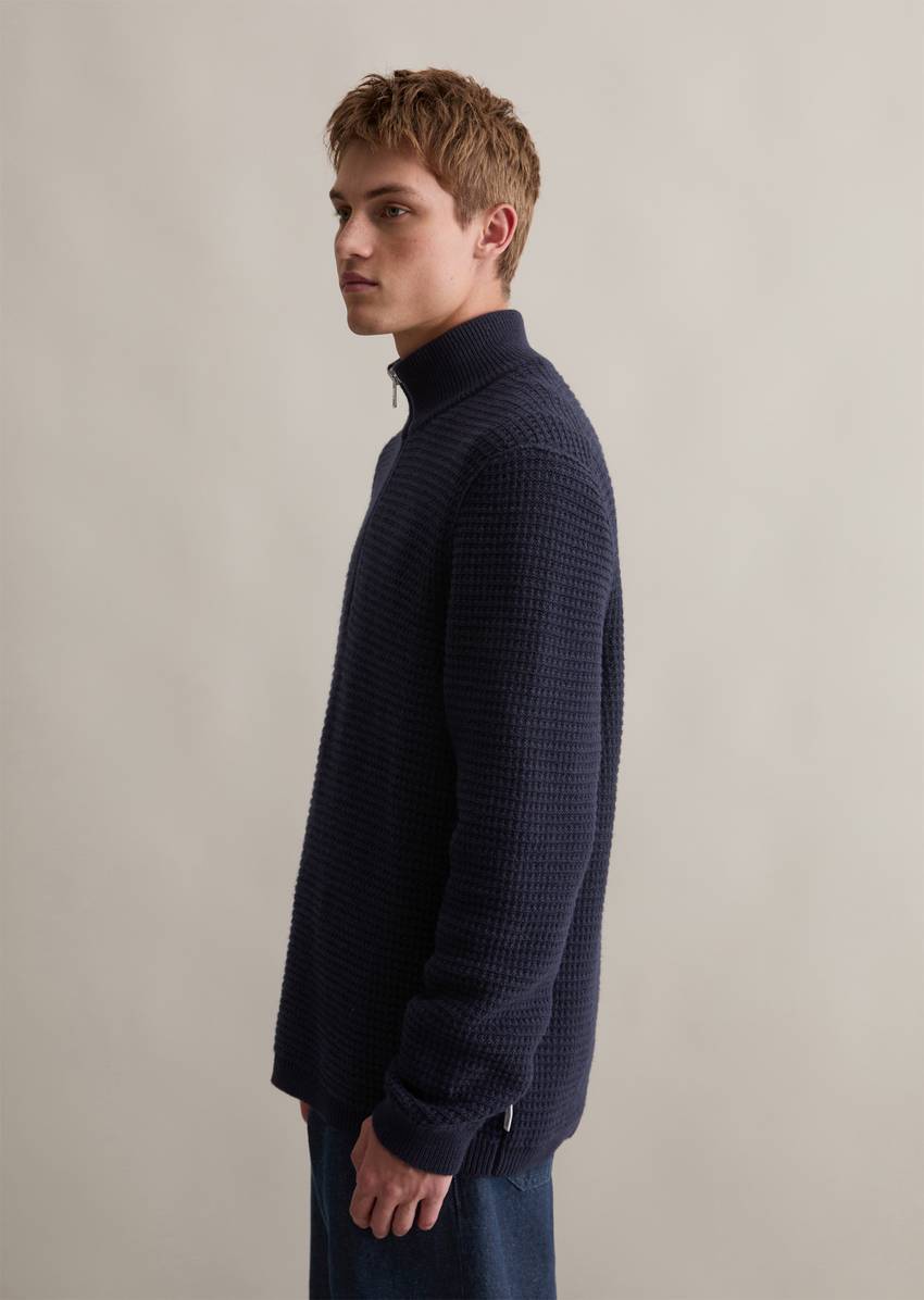 Relaxed knit troyer with a striking structure