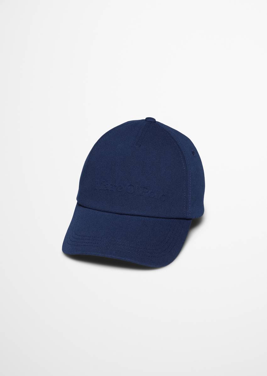 Cap made from high-quality organic twill