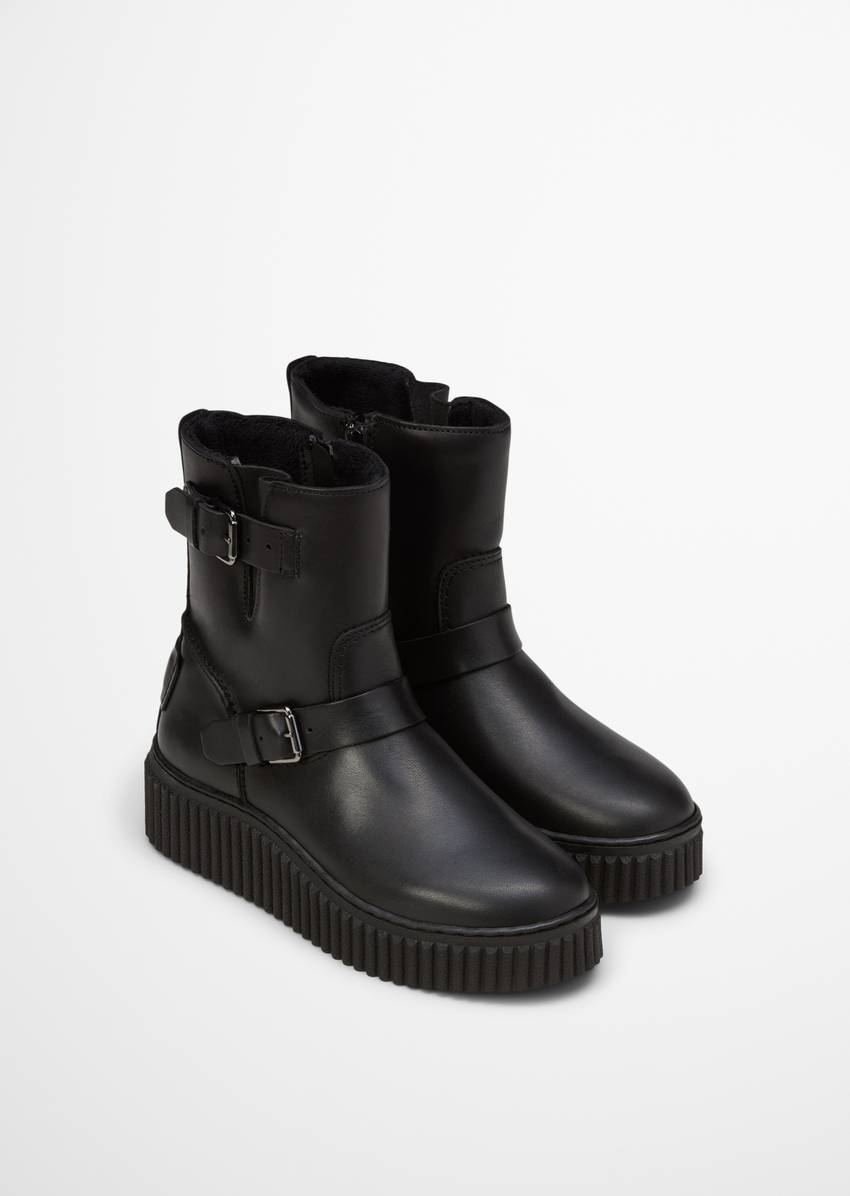 Zipper boot model Bianca with fluffy warm lining