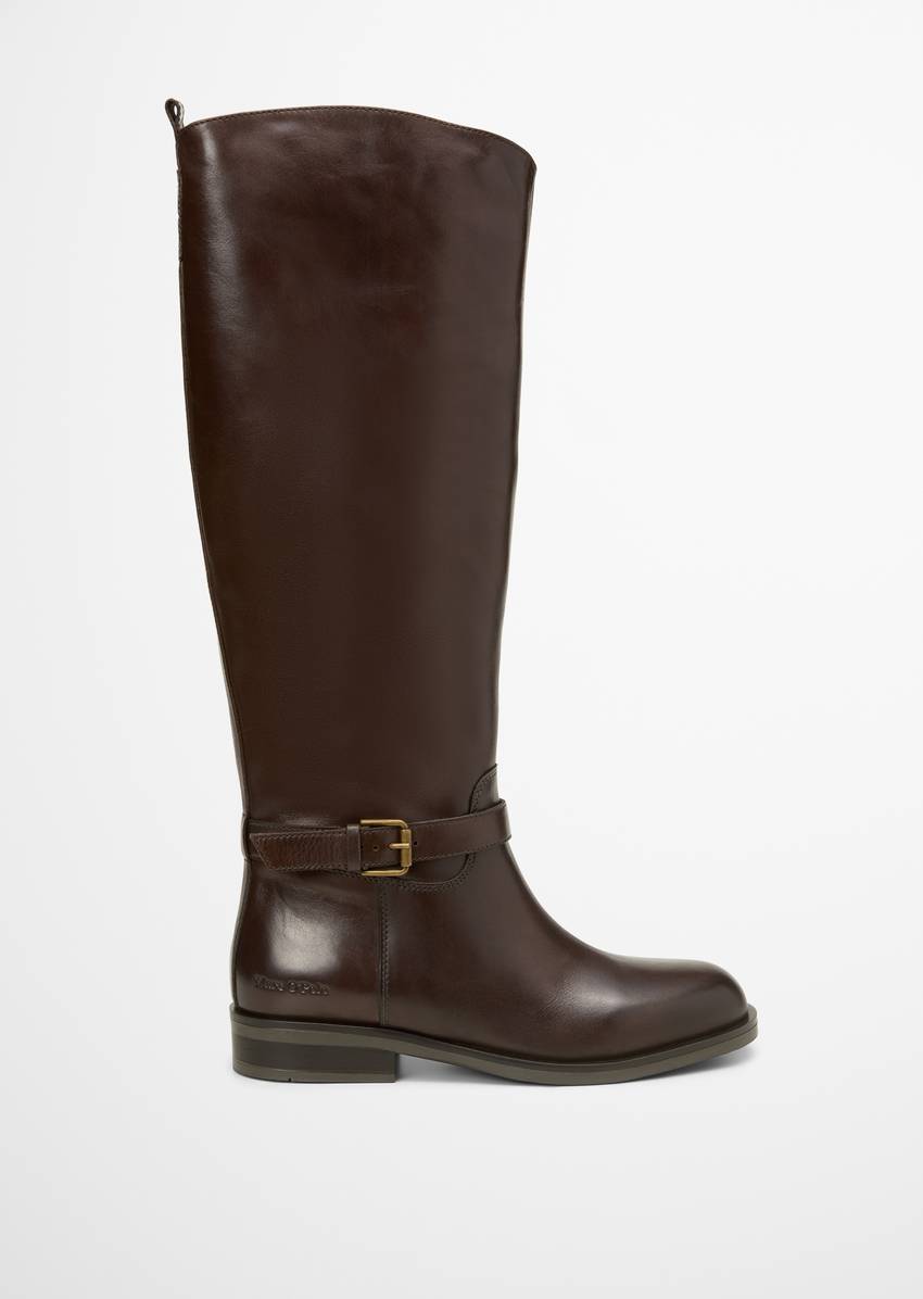 Long-shaft boots with riding boot character