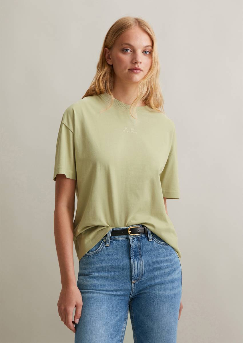 Basic relaxed T-shirt made from organic cotton