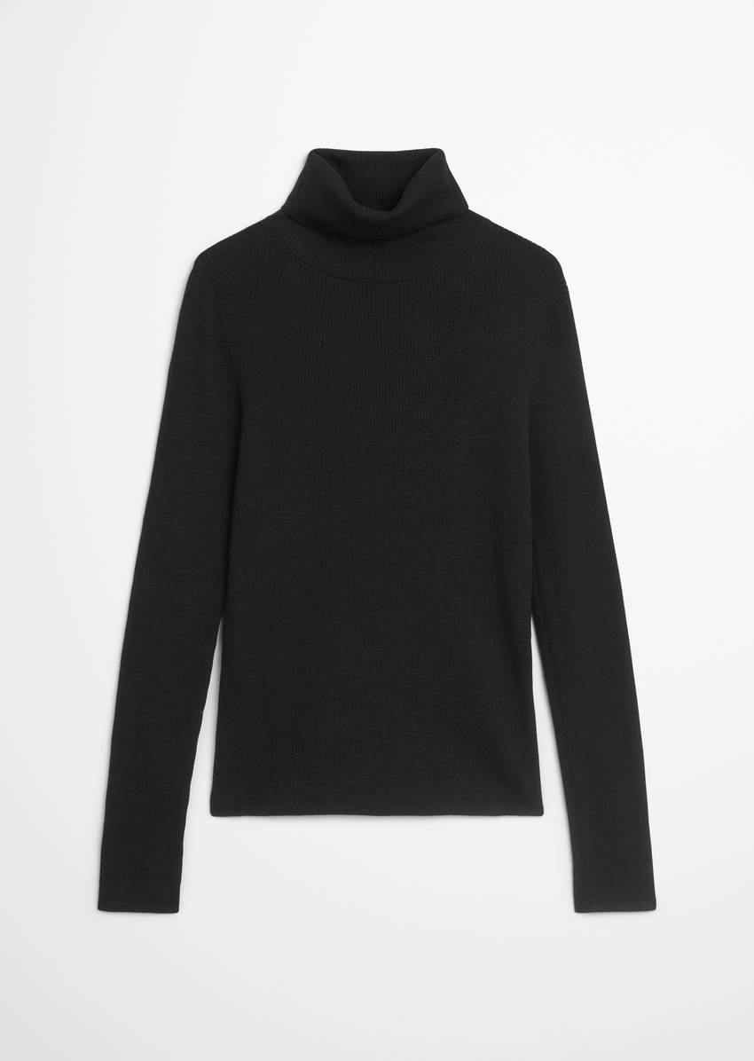 Turtleneck sweater slim made from organic cotton