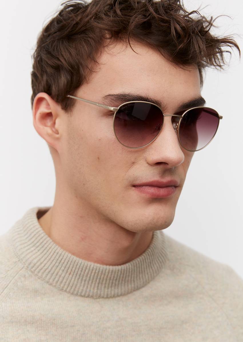 Unisex sunglasses with metal frames