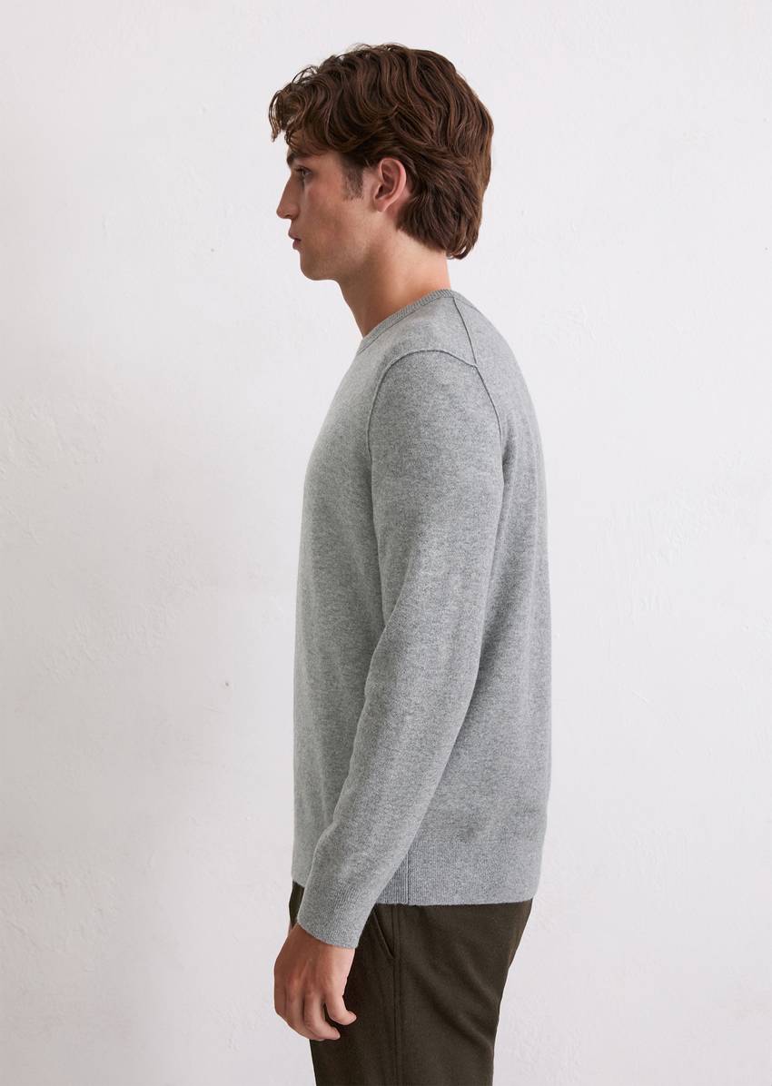 Sweater regular made from the finest cashmere