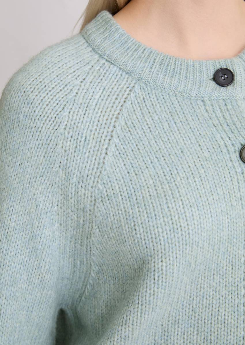 Cardigan loose made from a soft virgin wool blend