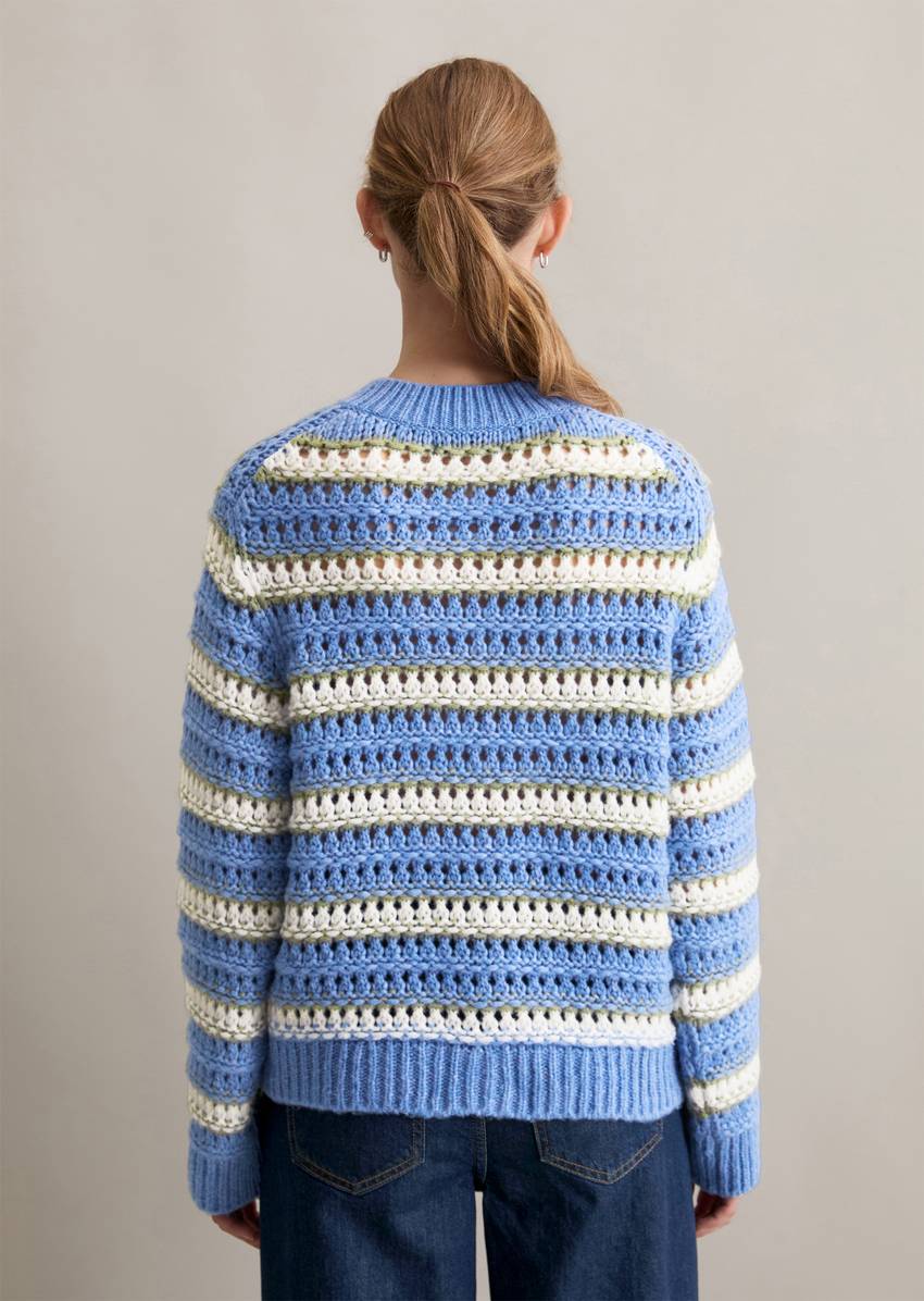 Cardigan regular made from a soft virgin wool blend