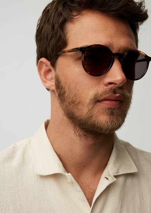 Unisex sunglasses in a retro look