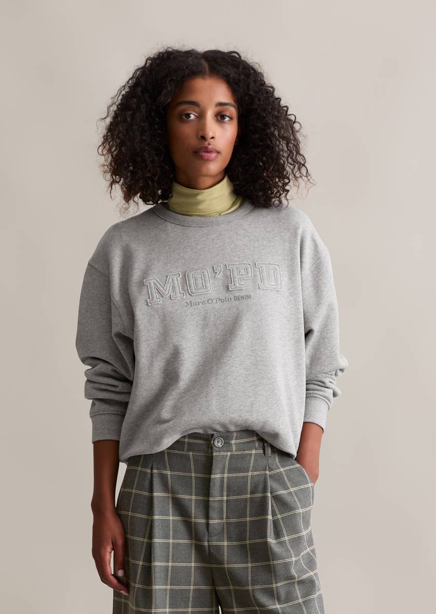 Relaxed sweatshirt made from washed organic cotton