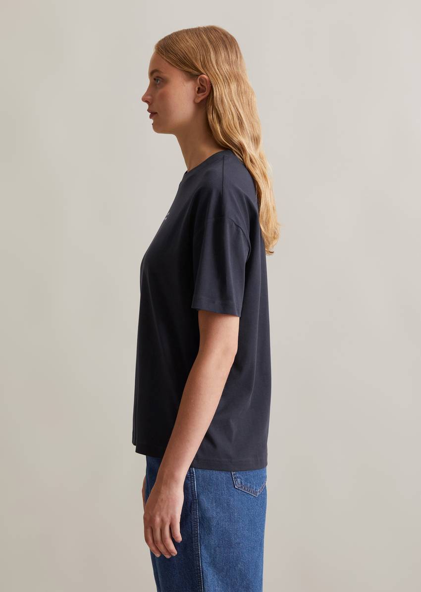 Basic relaxed T-shirt made from organic cotton