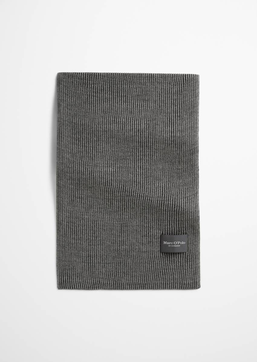 Scarf made from an organic cotton-sheep's wool mix