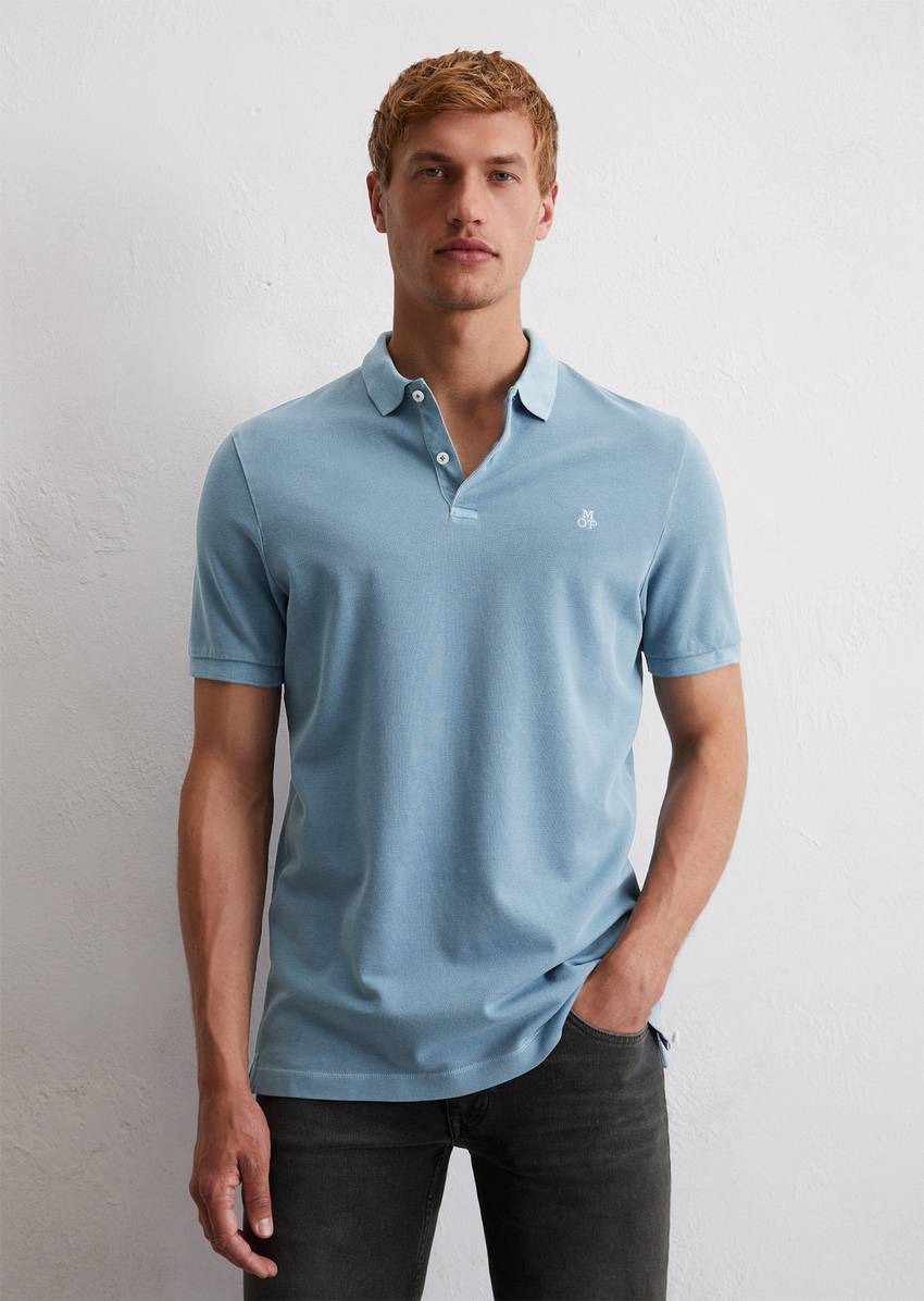 Piqué shaped polo shirt made of organic stretch cotton fabric