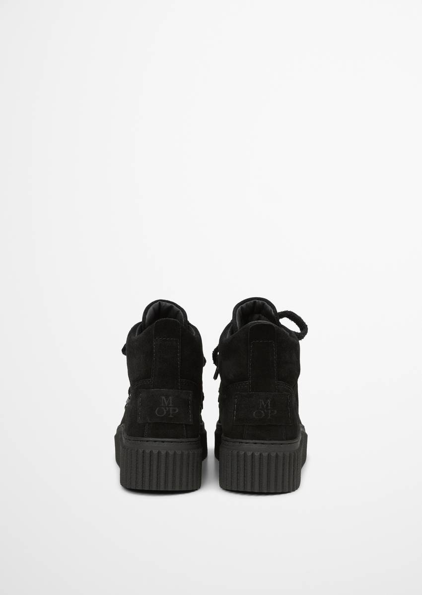 Lace-up boots model Bianca with striking grooved platform sole