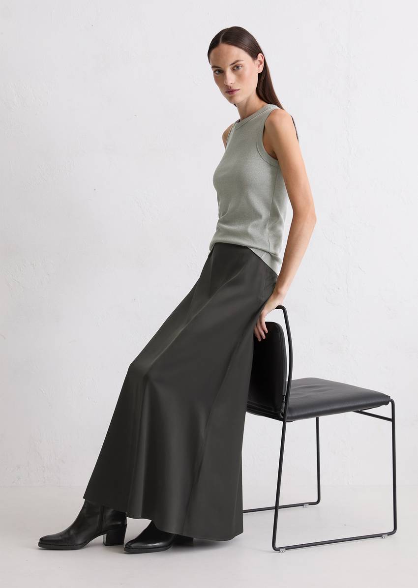 Regular jersey top with glitter yarn