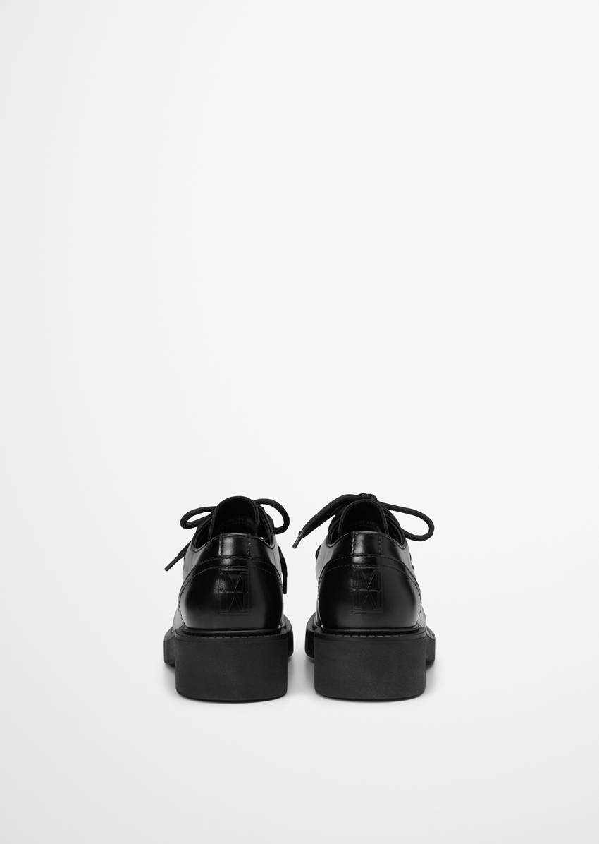 Derby lace-up made from fine calfskin