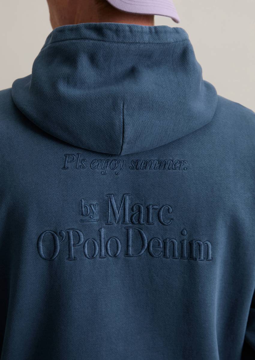 Relaxed logo hoodie made from recycled cotton