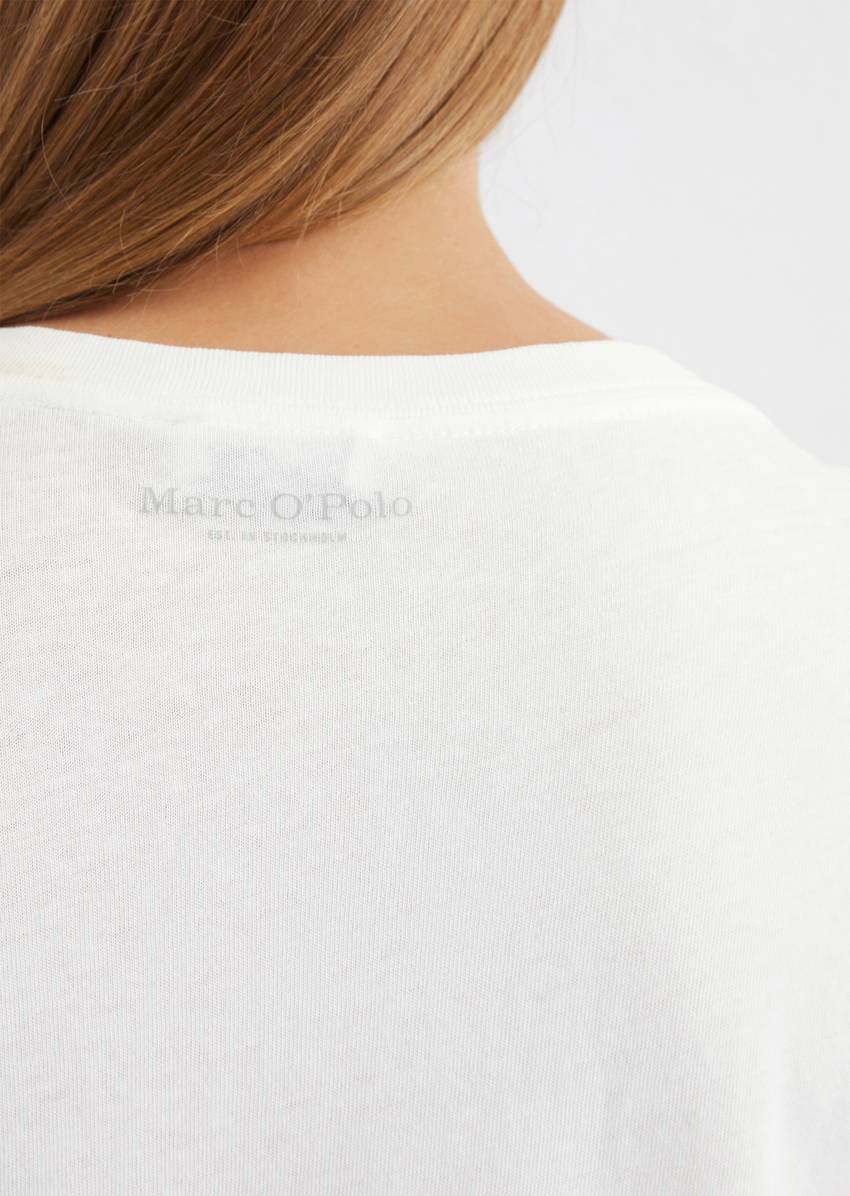 Loose basic T-shirt made of organic cotton