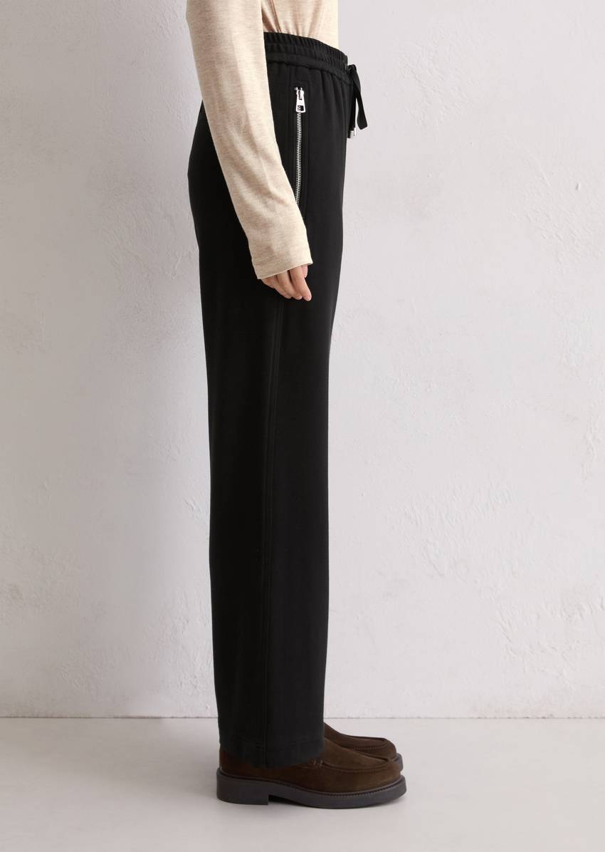 Twill jersey trousers wide made from an elastic viscose blend