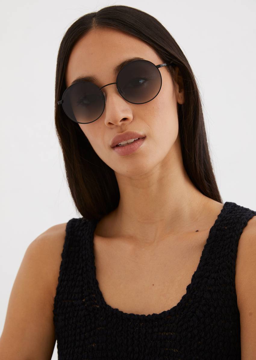 Unisex sunglasses Made of lightweight metal