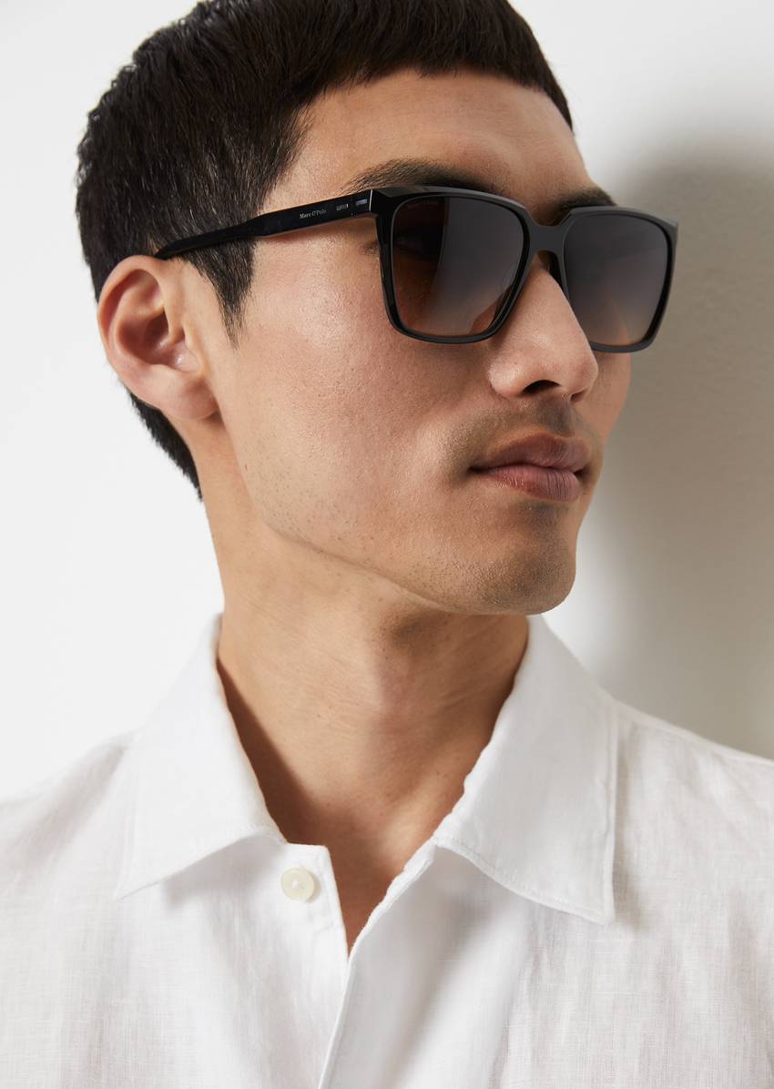 Unisex sunglasses with sturdy bio-acetate frame