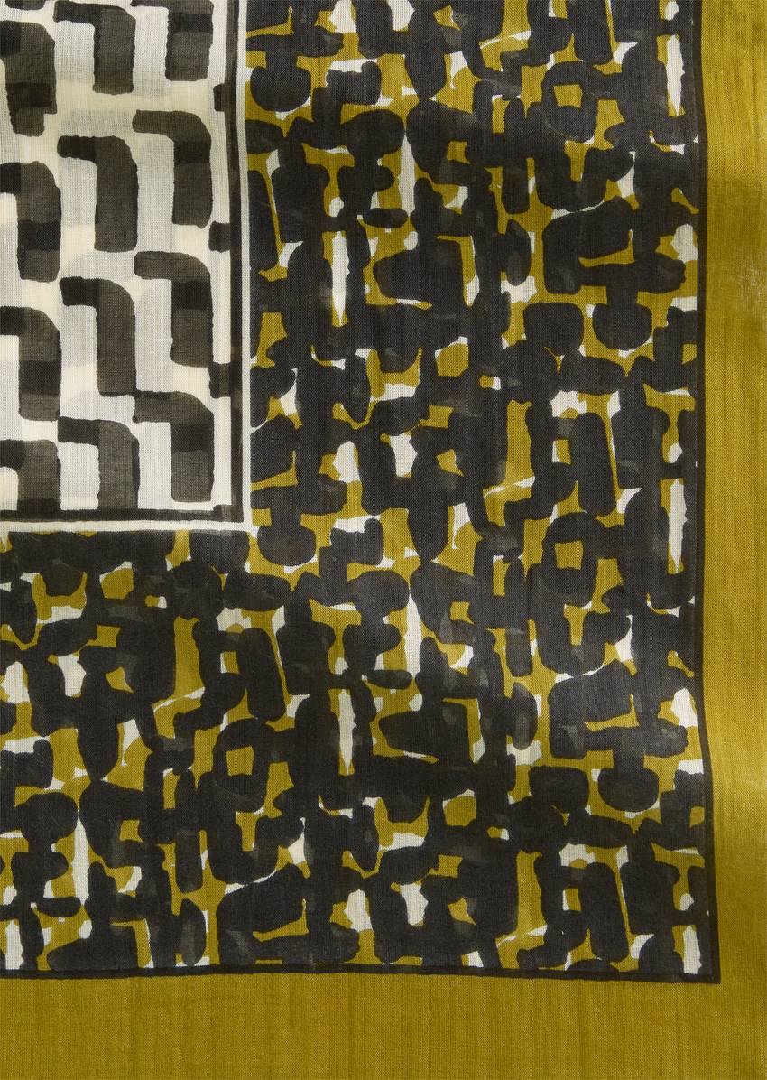 Scarf with all-over print with TENCEL™ Lyocell