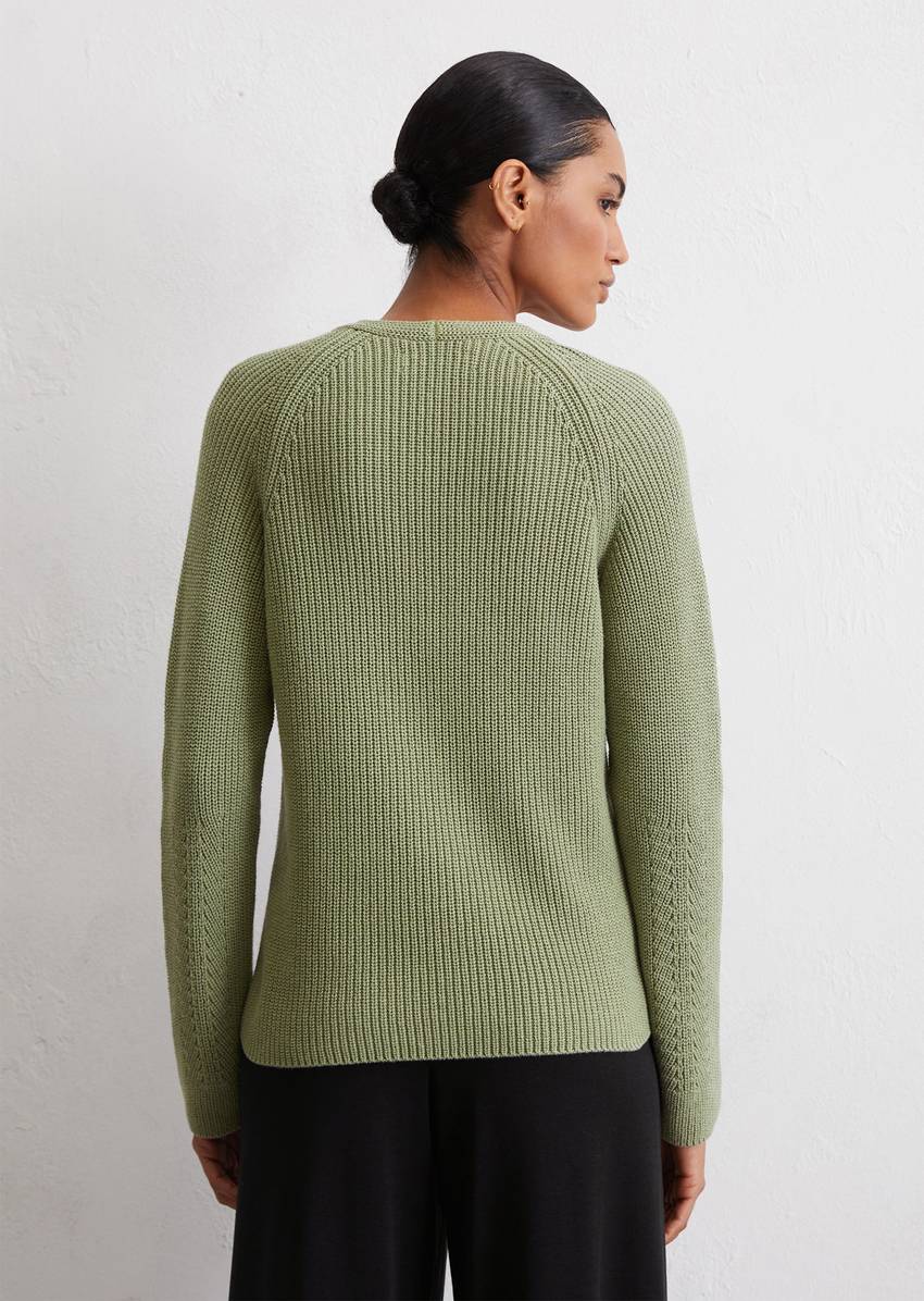 V-neck knitted sweater slim made from soft cotton yarn