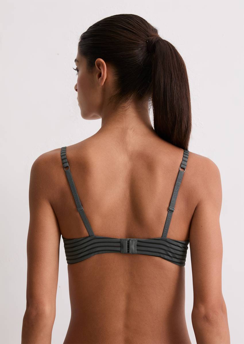 Underwired bra with stripe structure