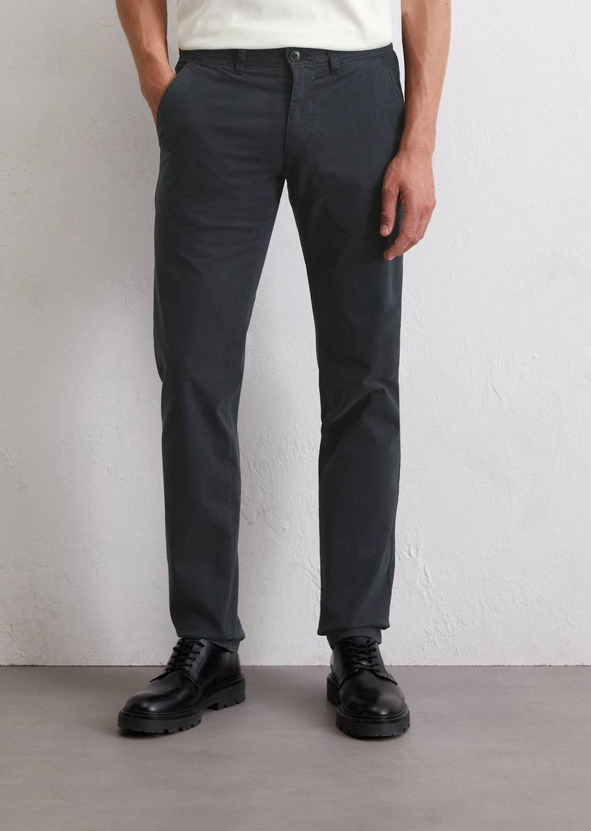 Chino model Stig shaped made from an organic cotton blend