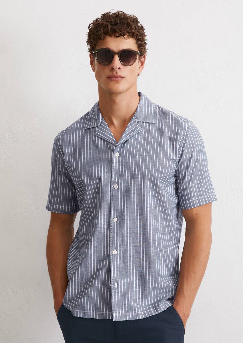 Regular short-sleeved shirt made from pure organic cotton