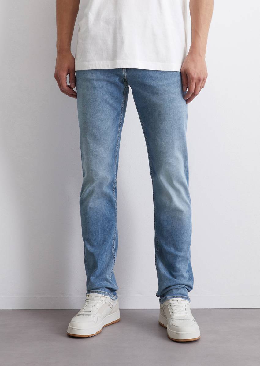 Jeans model Sjöbo shaped with a casual crosshatch denim texture