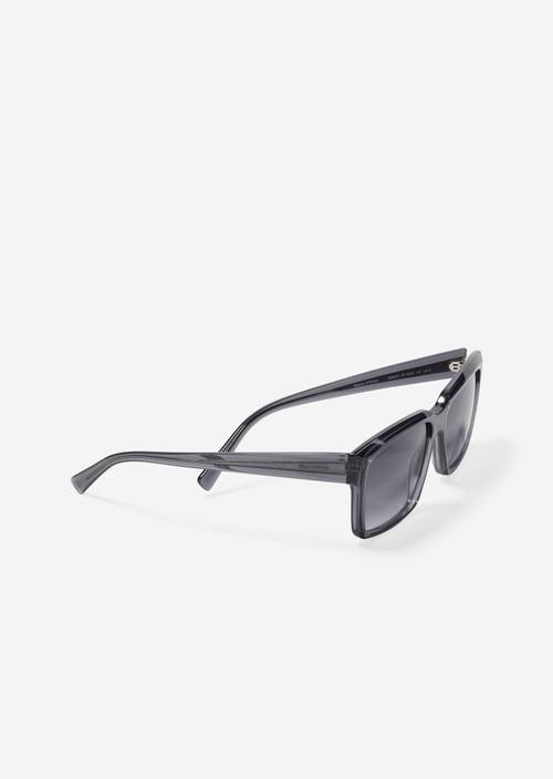 Men's sunglasses in a modern rectangular shape