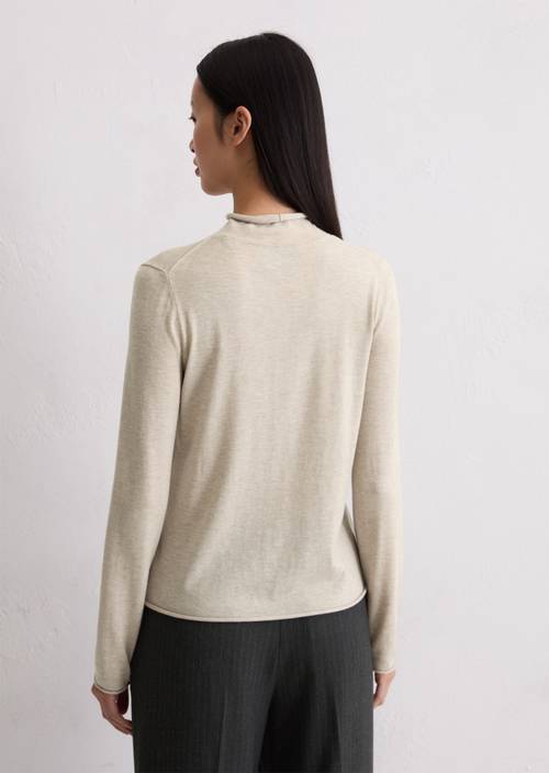 Turtleneck sweater slim made from a fine virgin wool/viscose blend