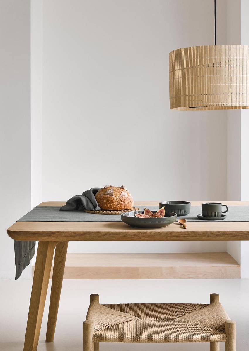 Table runner model Akalla made from an organic cotton mix