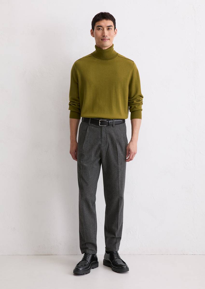 Regular turtleneck sweater made from soft merino wool