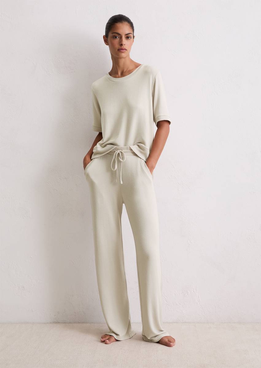 Lounge short-sleeved sweater Made from a soft TENCEL™ modal blend