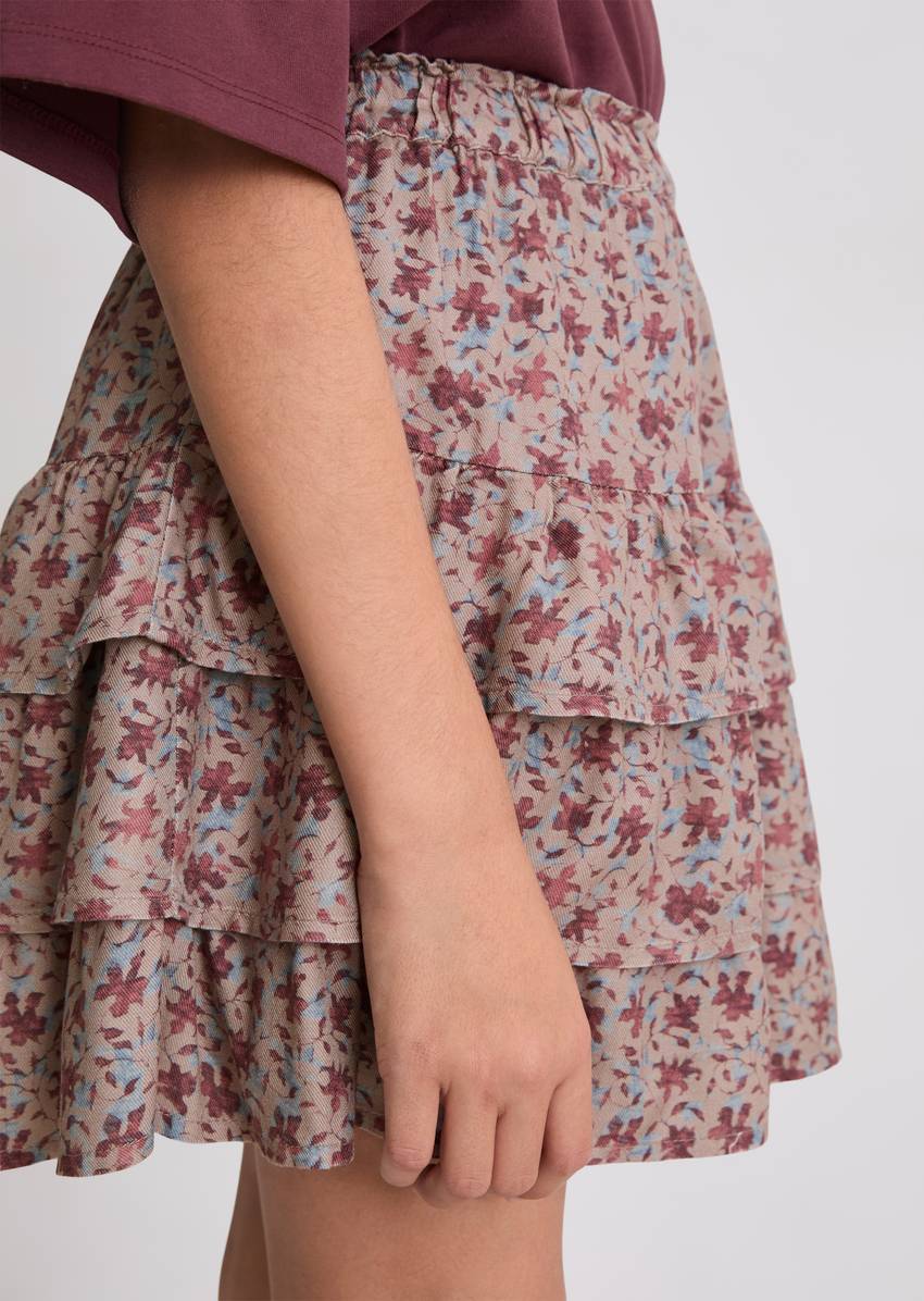 TEENS-GIRLS layered skirt with a delicate floral print