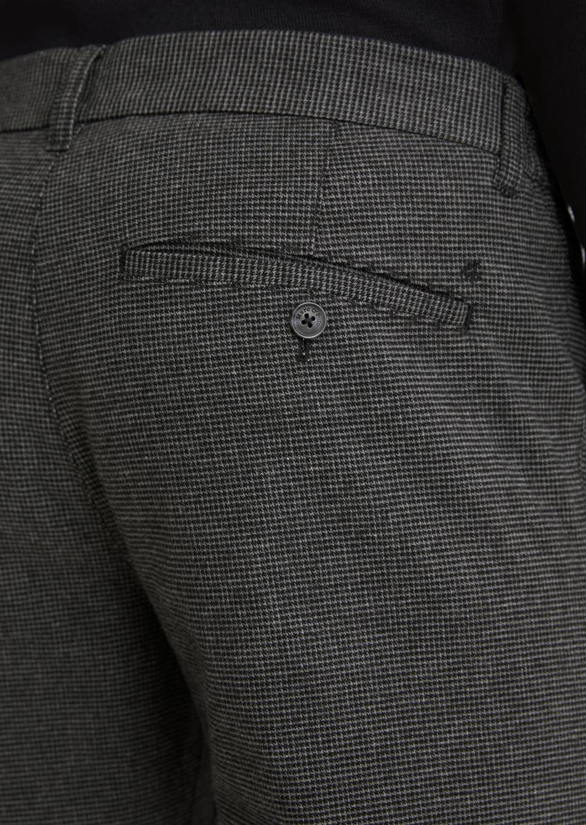 Chino model Stig shaped made from an organic cotton-lyocell mix