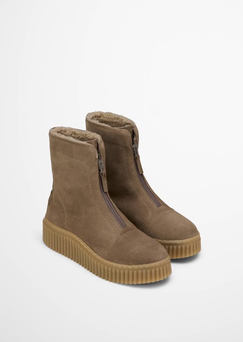 Winter boots model Bianca with zipper at the front