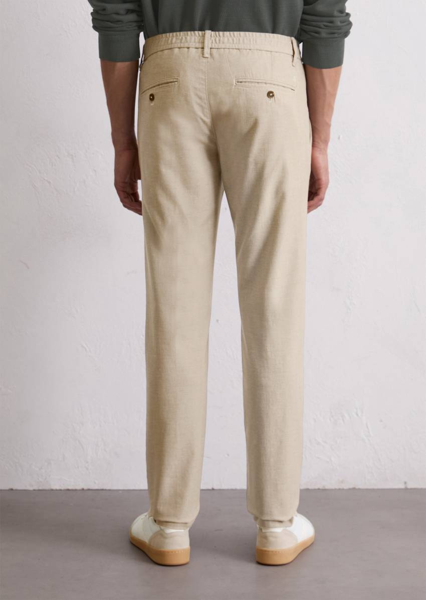 Chino Model Stig Jogger pleats shaped made from an organic cotton blend