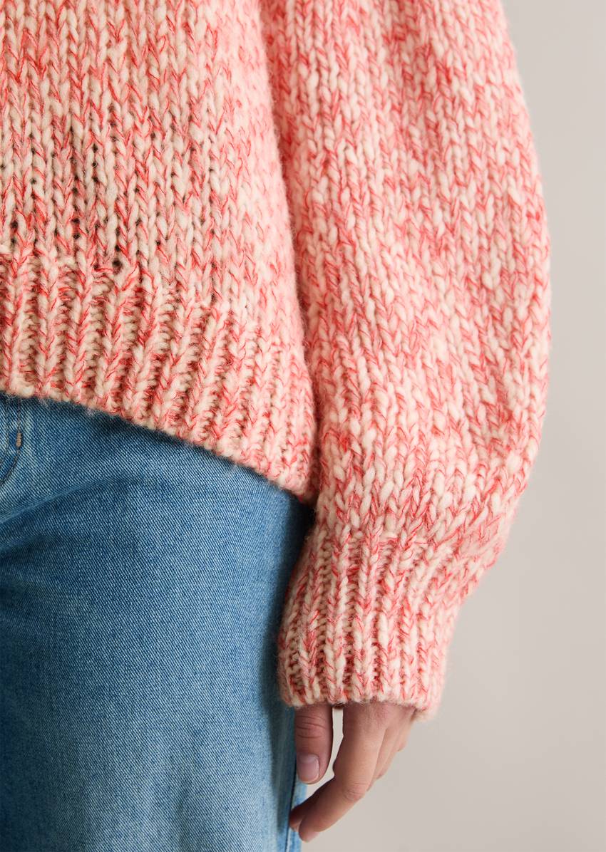 Relaxed chunky knit sweater made from a virgin wool/alpaca wool mix