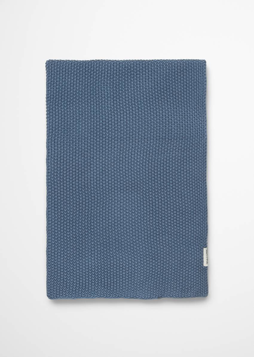 Plaid Model Nordic Knit made from pure organic cotton