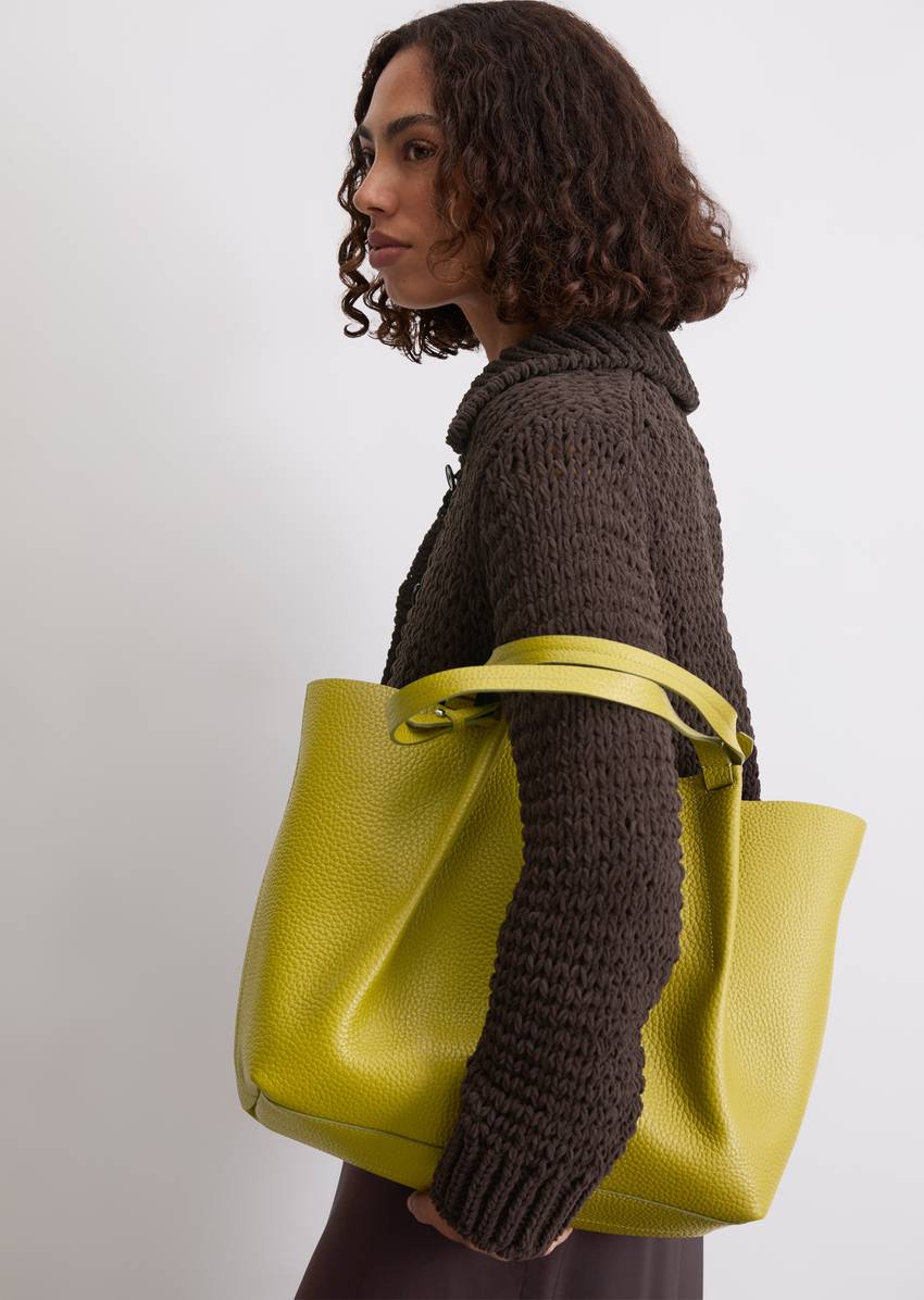 Shopper medium made from grained cowhide