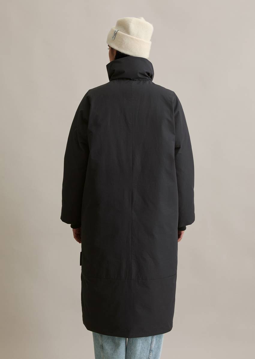 Relaxed outdoor quilted coat made from water-repellent polyester