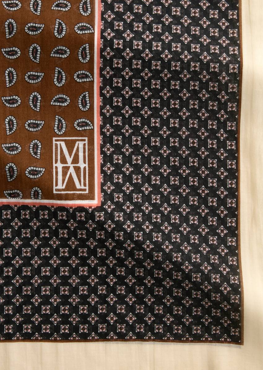 Scarf with all-over print with TENCEL™ Lyocell